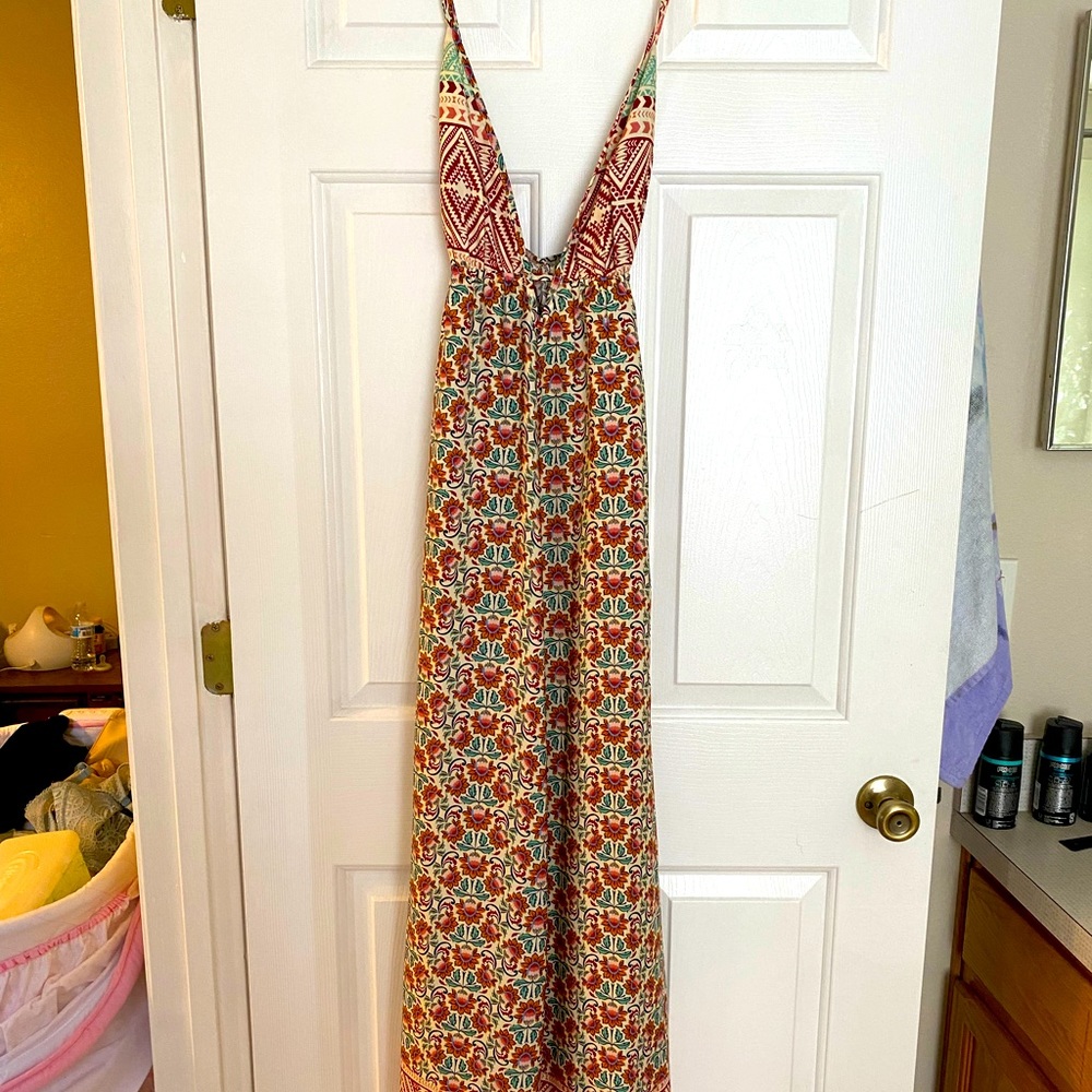 En creme maxi dress